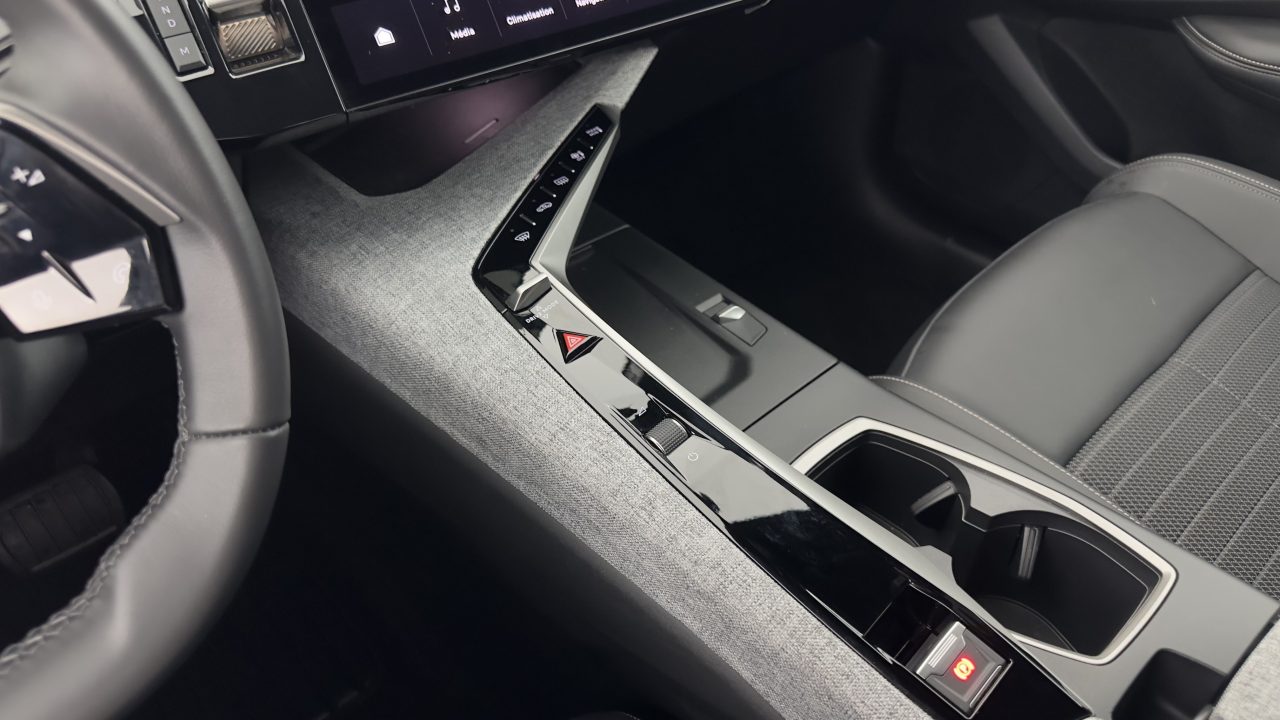 Peugeot 3008 1.2 Hybrid 136ch Allure e-DCS6