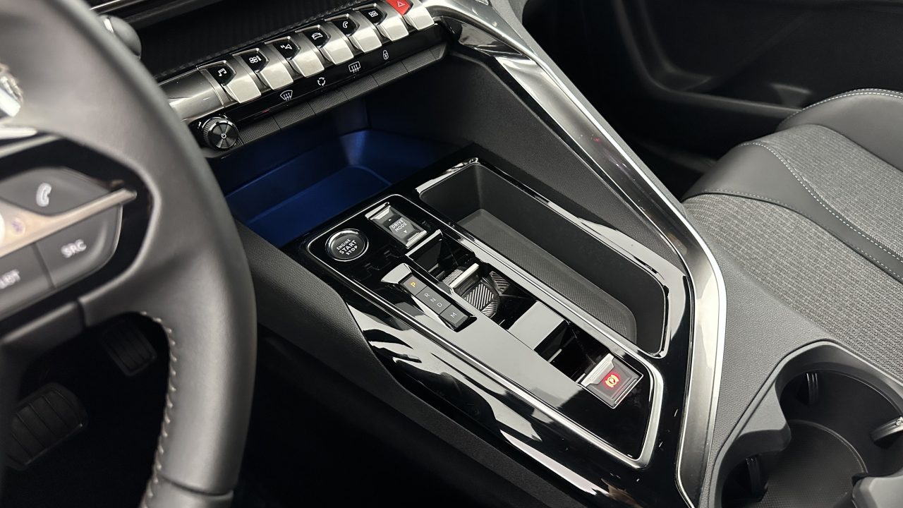 Peugeot 3008 1.2 Hybrid 136ch Allure Pack e-DCS6