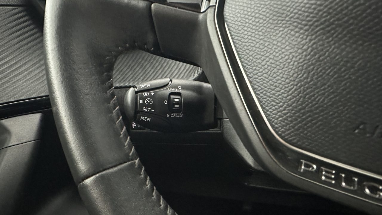 Peugeot 2008 1.2 PureTech 130ch Allure