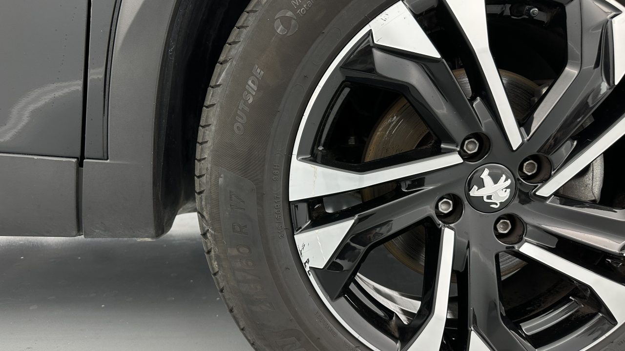 Peugeot 2008 1.2 PureTech 130ch Allure