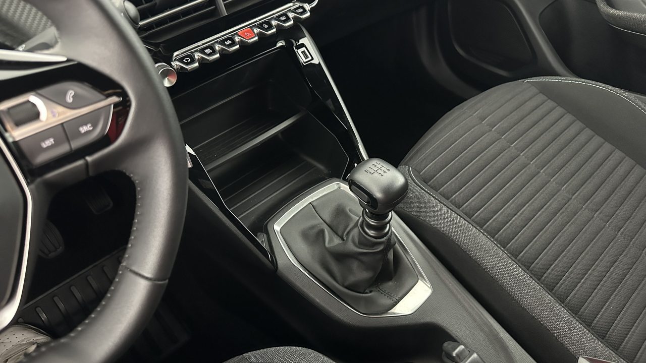 Peugeot 2008 1.2 PureTech 100ch Style