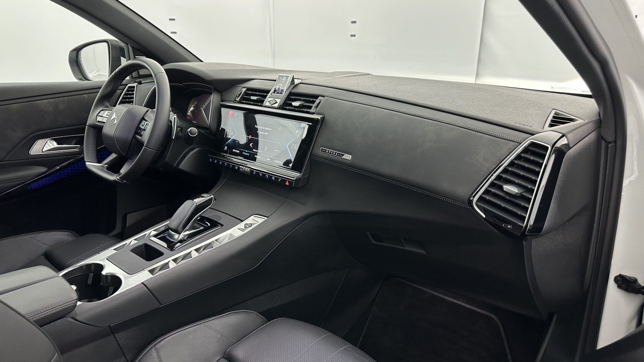 DS DS7 CROSSBACK 1.6 Hybride E-Tense 300 EAT8 4×4 Rivoli