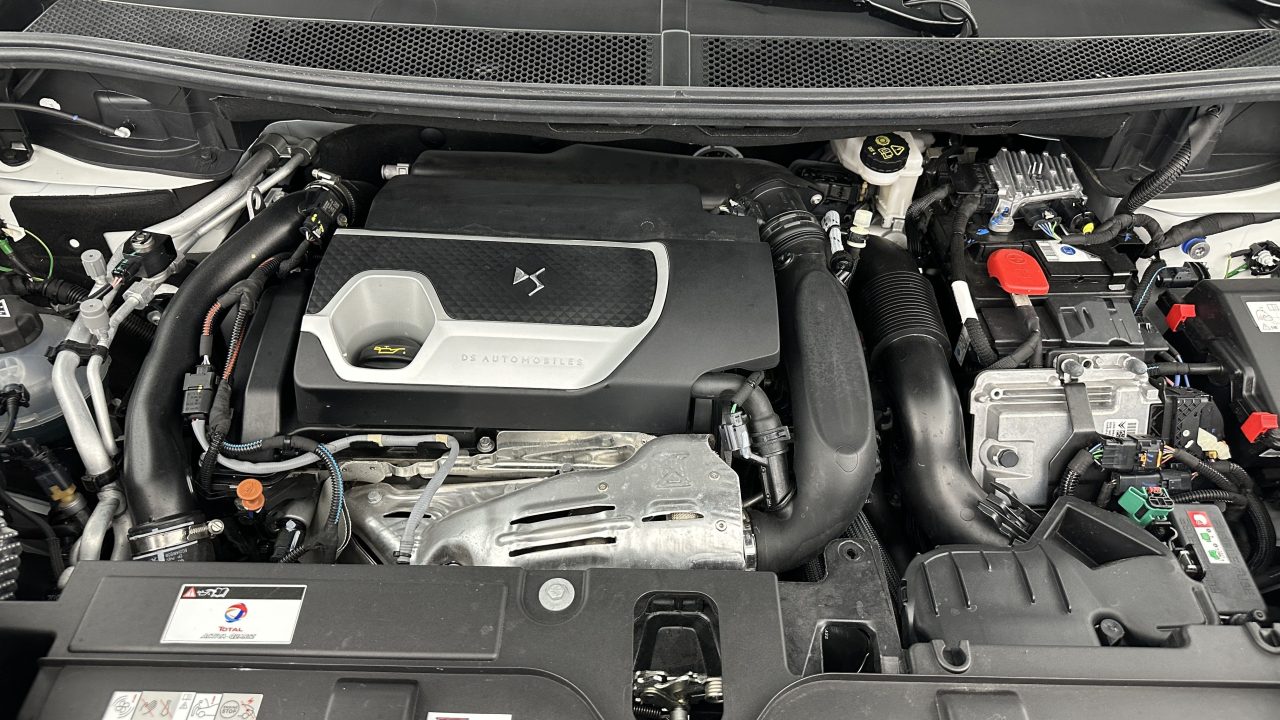 DS DS7 CROSSBACK 1.6 Hybride E-Tense 300 EAT8 4×4 Rivoli