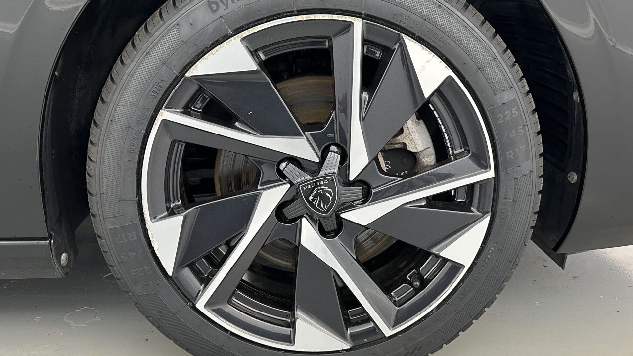 Peugeot 308 III 1.5 BlueHDi 130ch Allure Pack EAT8