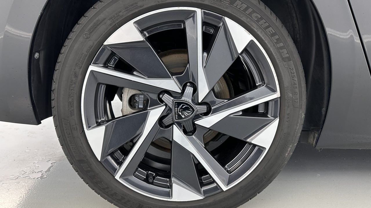 Peugeot 308 III 1.5 BlueHDi 130ch Allure Pack EAT8
