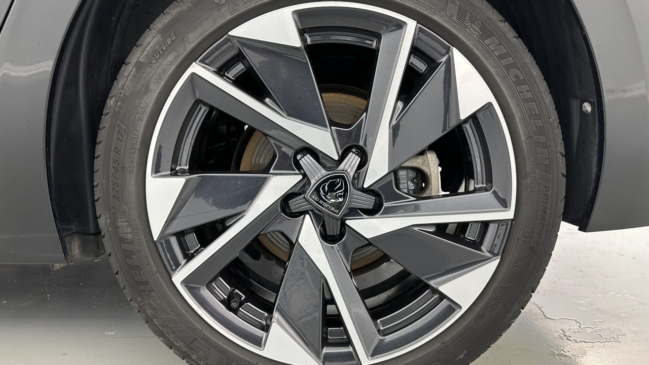 Peugeot 308 III 1.5 BlueHDi 130ch Allure Pack EAT8