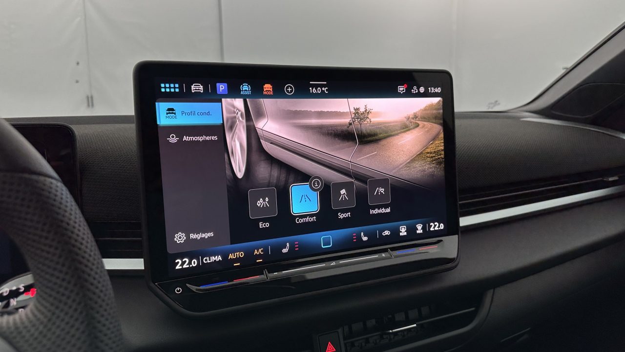 Volkswagen T-ROC 1.5 eTSI EVO2 Hybrid 150ch R-Line DSG7