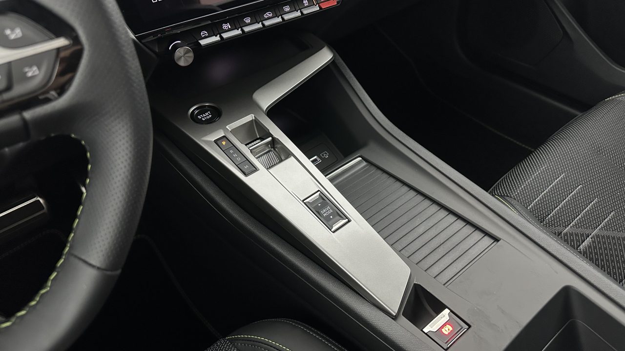 Peugeot 308 III(2) 1.2 Hybrid 145ch GT e-DCS6