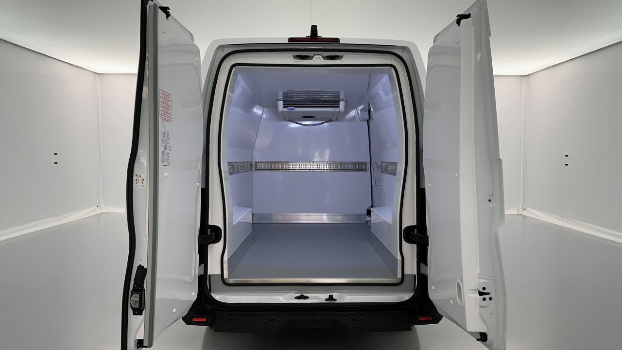 Nissan INTERSTAR 3T5 L2H2 2.0 DCI 130ch N-Connecta Frigo Lamberet