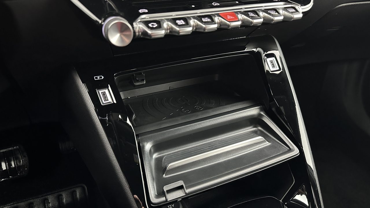 Peugeot 2008 II 1.2 Hybrid 136ch Allure e-DCS6