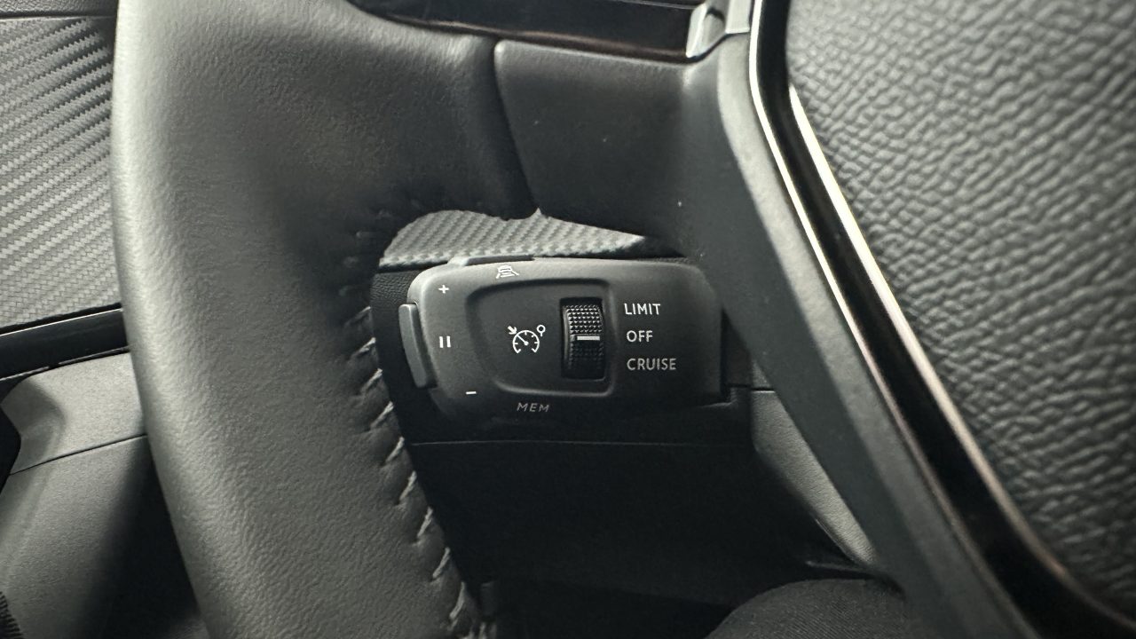 Peugeot 2008 II 1.2 Hybrid 136ch Allure e-DCS6