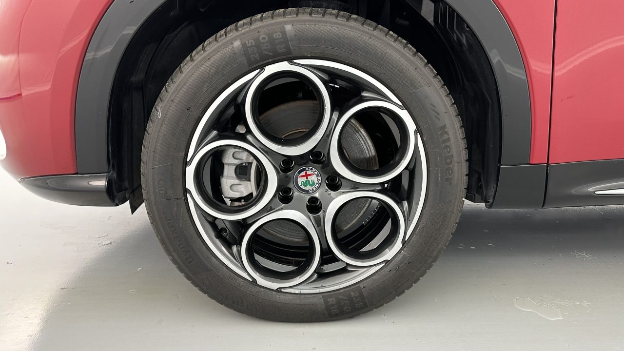 Alfa Romeo TONALE 1.3 Hybride Rechargeable PHEV 280ch AT6 Ti