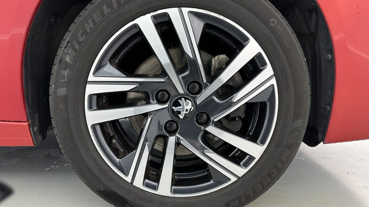 Peugeot 208 II 1.2 PureTech 100ch Allure EAT8