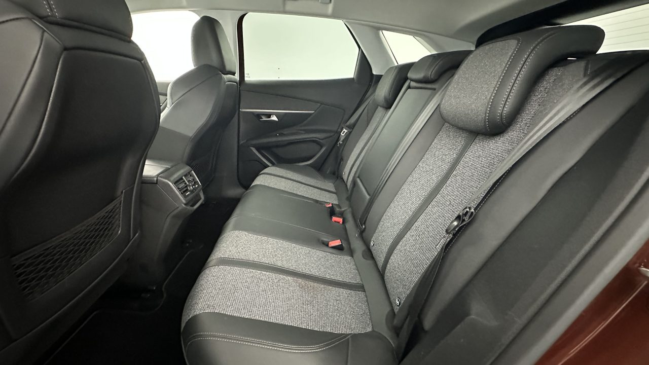 Peugeot 3008 II 1.5 BlueHDi 130ch Allure EAT8