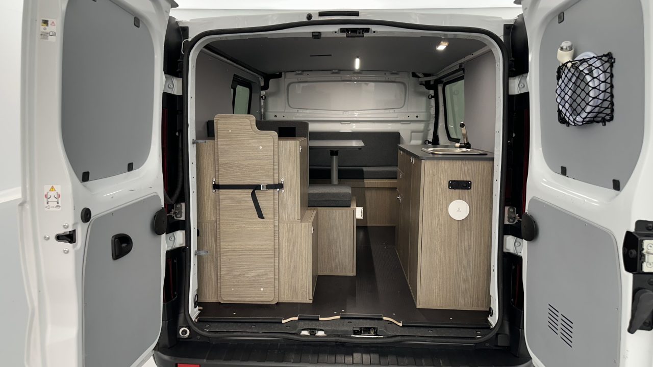 Renault TRAFIC L1H1 3000 2.0 dCi 130ch Confort Van Loisirs MDP