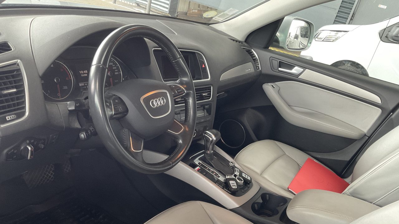 Audi Q5 3.0 TDI 245 BUSINESS LINE QUATTRO S-TRONIC BVA