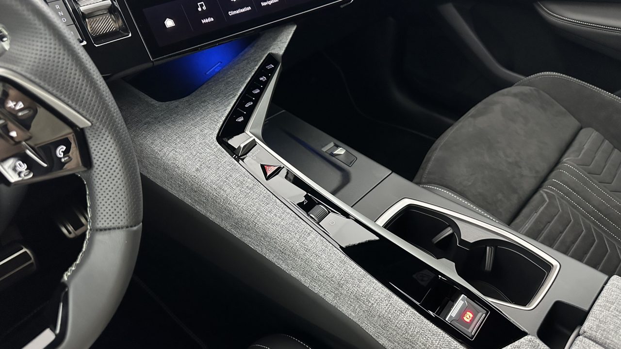 Peugeot 5008 III 1.2 Hybrid 145ch GT e-DCS6