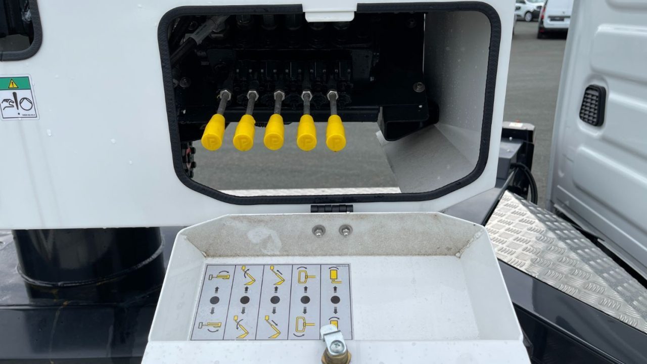 Iveco DAILY 35S14H 3750 2.3 136ch Nacelle Smart P170 TXE E