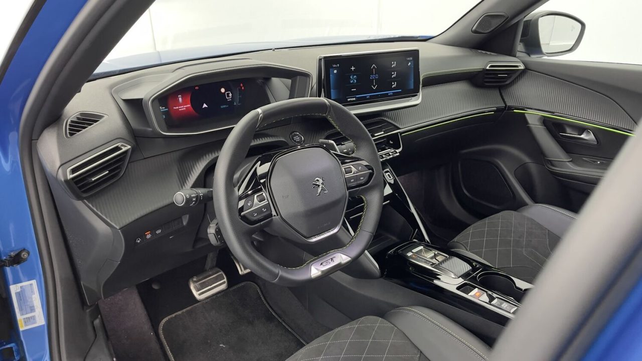 Peugeot 2008 II 1.2 PureTech 130ch GT EAT8