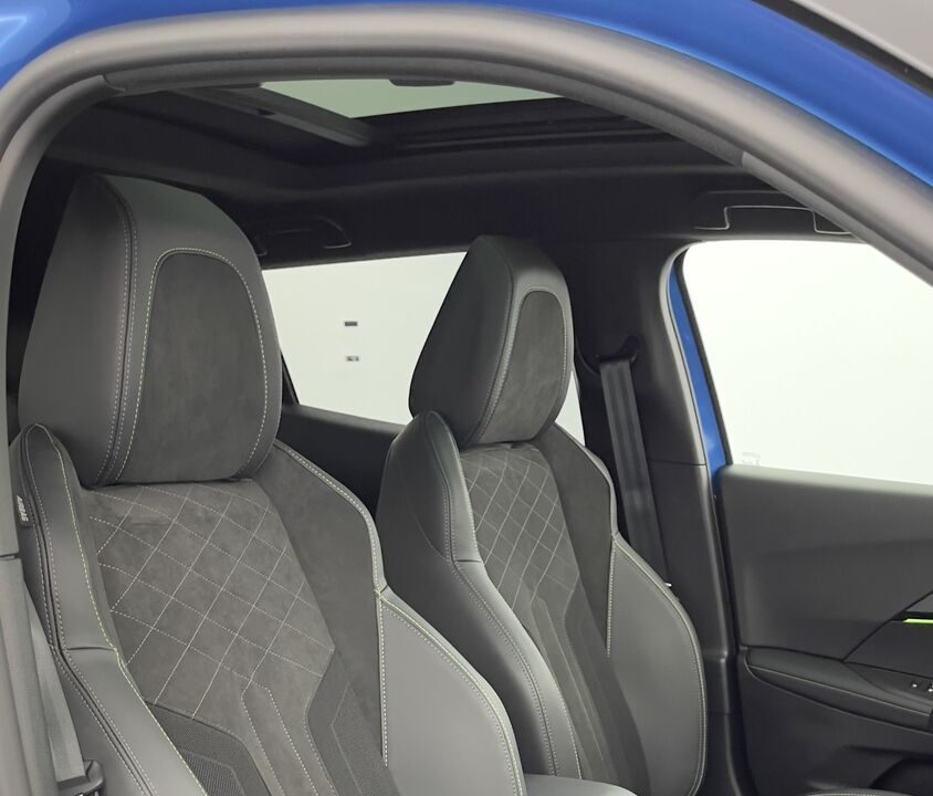 Peugeot 2008 II 1.2 PureTech 130ch GT EAT8