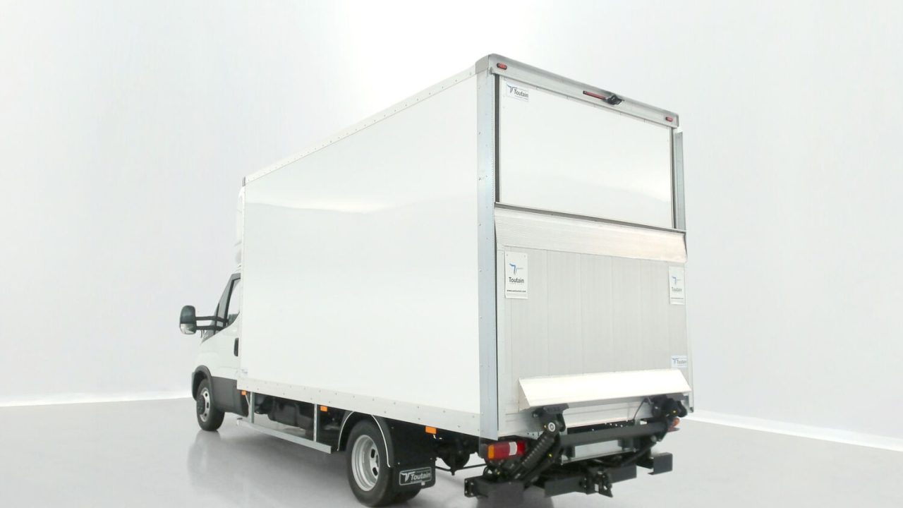 Iveco DAILY III 35C18HA8 4100 3.0 180ch Caisse 20m³ Toutain
