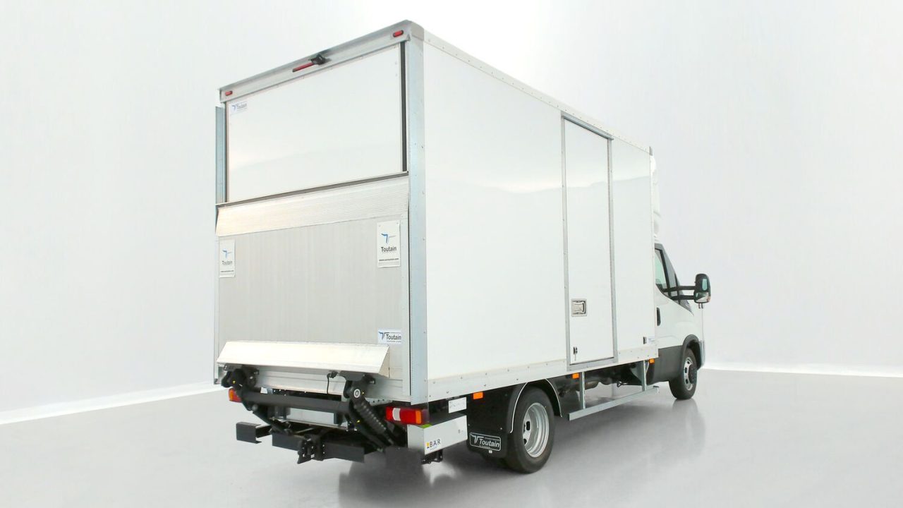Iveco DAILY III 35C18HA8 4100 3.0 180ch Caisse 20m³ Toutain
