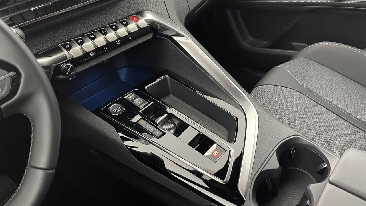Peugeot 5008 III 1.5 BlueHDi 130ch Allure Pack EAT8